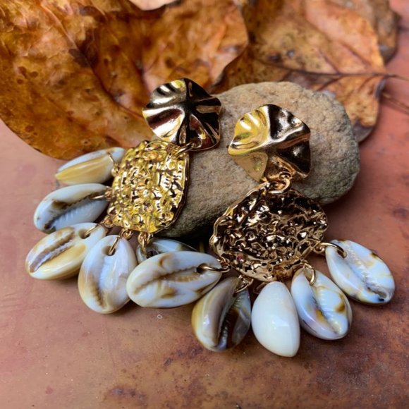 brand new Fashion Shell Earrings - Picture 2 of 2